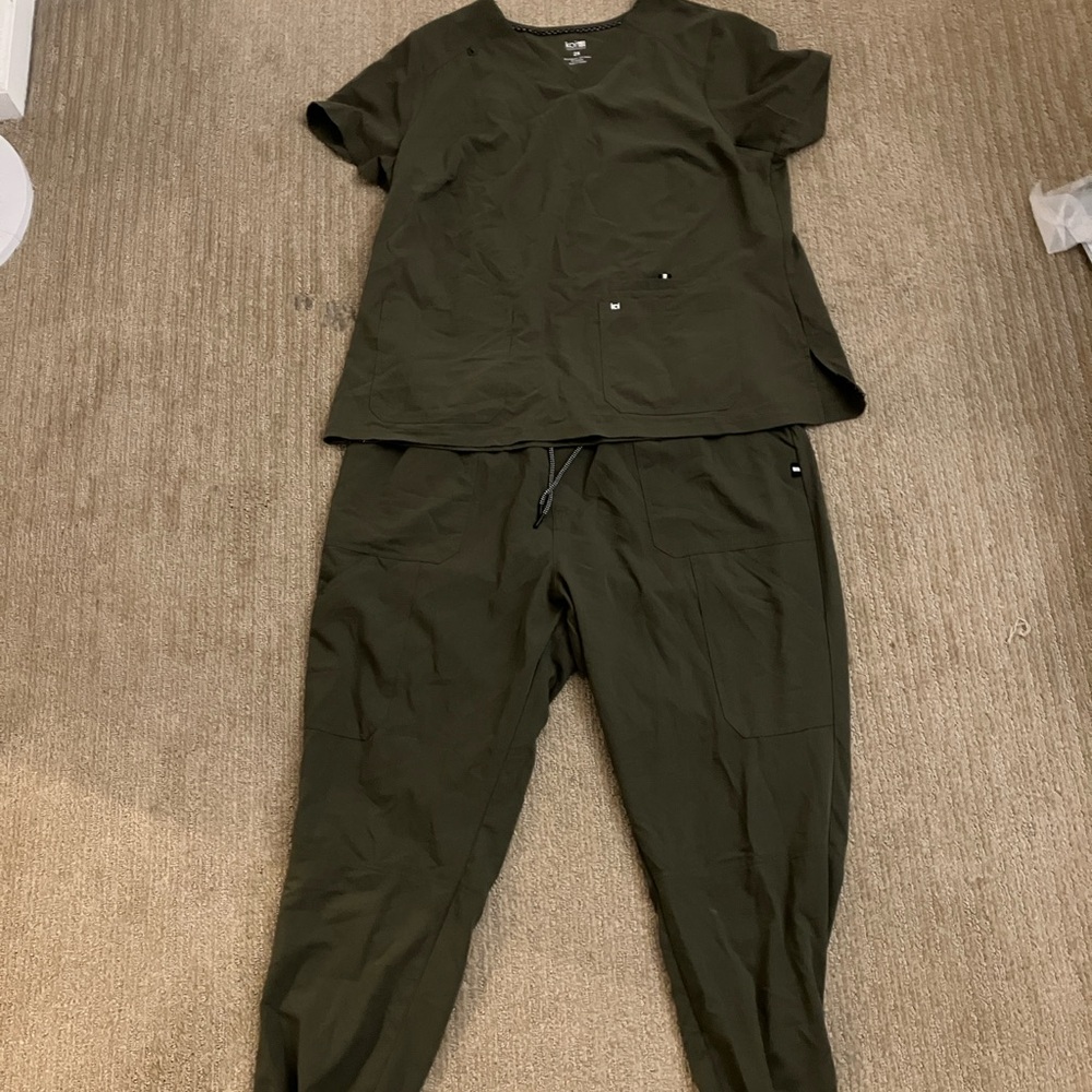 Dark Green Koi Brand Scrubs. Size 2XL top 2XL bottoms.